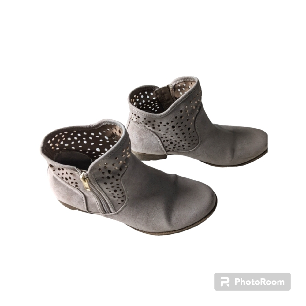 Ankle Boots Beige (refer to pictures for measurem…